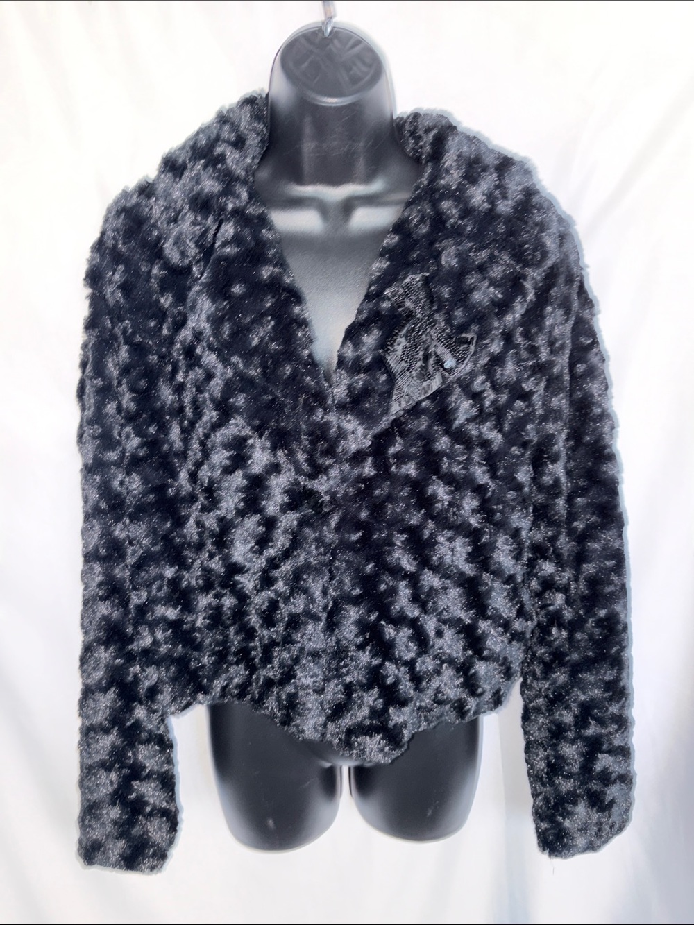 Candies Faux Fur Crop Jacket, Beaded Bow, sz L, 19” PTP, 21” L, super soft